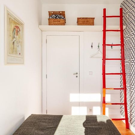 Joivy Chic 2Br Apt In Bairro Alto, 2Mins To Sao Pedro De Alcantara Viewpoint Lisbon Exterior photo